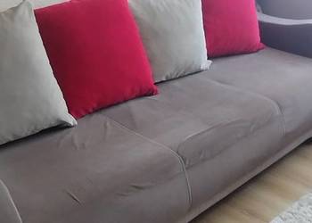 Sofa rozkładana z pojemnikiem na pościel