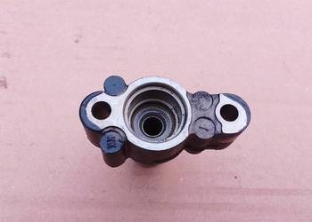 Króciec pokrywy skrzyni korbowej silnik Mercury 90KM 2-suw