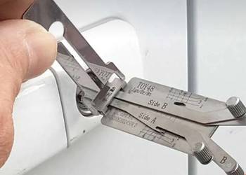 Awaryjne otwieranie samochodów zamków ślusarz