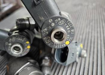 Wtrysk wtryskiwacz bosch 03l130277j