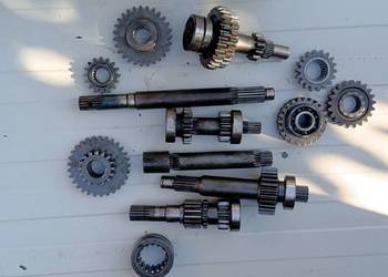 Kubota b2150 hst hydrostat zębatki tryby wałek mechanizm różnicowy skrzynia