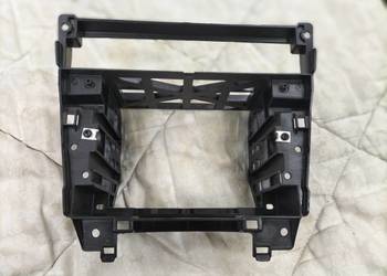 Uchwyt panelu klimatyzacji  i radia BMW E60 E61 E63 E64