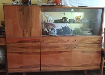 kredens pokojowy z lat 50-tych XX wieku