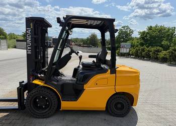 wózek widłowy HYUNDAI 33D-9E Kubota 3000kg Triplex 4.30m 5800mtg 2019'