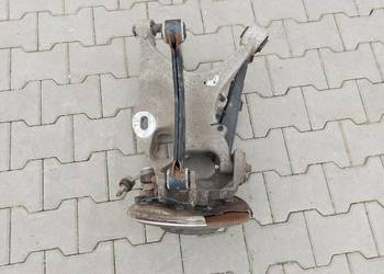 VOLVO V60 II Zwrotnica wahacz tył prawy