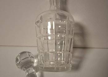 Porcelana i kryształy z okresu PRL-U i starsze.