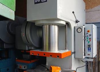 Prasa hydrauliczna WMW PYE 250 SS (175.000,00 Netto)