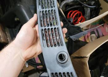 Kratka podszybia bmw e30 osłona zaślepka