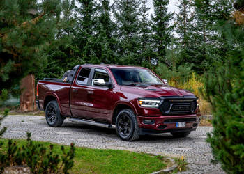 RAM 1500 Crew Cab Laramie / 5.7 V8 HEMI / DOINWESTOWANY / Bogata wyposażen…