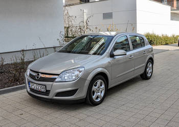 Opel Astra 2008 r. Automat 123 tys. km Lift