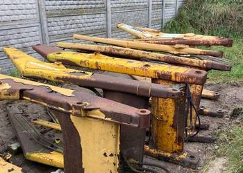 Ramię przednie New Holland LB 85 / 95 / 110