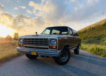 Dodge Ramcharger V8 5.9