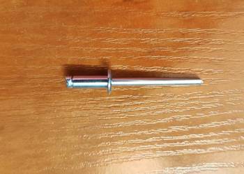 Nit zrywalny stal-stal 4x10 mm
