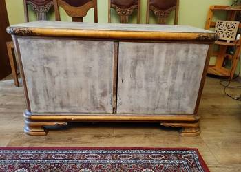 Dół od witryny art deco.