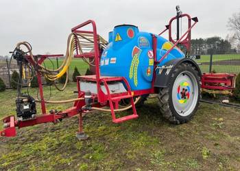 Opryskiwacz na kołach ciągany Biardzki 2200L pilmet krukowiak bury