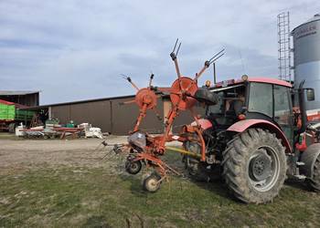 Przetrząsarka Kuhn hydraulicznie składana, walek w komplecie