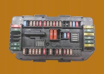 SKRZYNKA BEZPIECZNIKÓW 9337879 1.6 B 136KM Bmw Seria 1 II (2011-19) F20/21