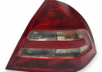 LAMPA PRAWA Mercedes W203 Sedan LIFT tylna prawy tył oryginalna 2088202064R