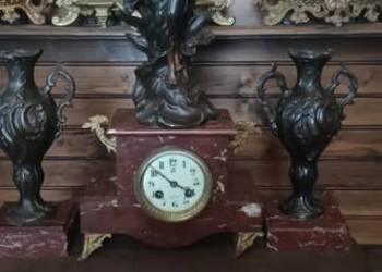 Kominkowy zegar francuski z dwoma dostawkami