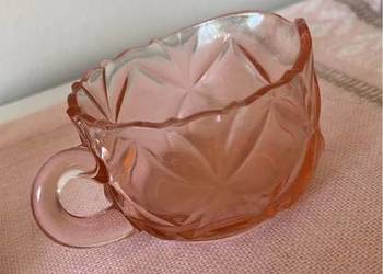 Mlecznik. Rozalinowe szkło. Mlecznik. Rozalinowe szkło.