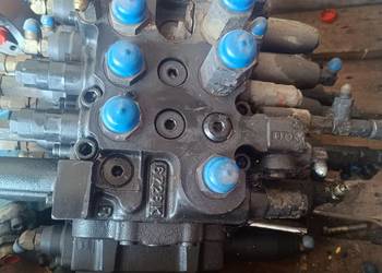 Zawór hydrauliczny blokowy KADV22Y/S10102 NEW HOLLAND KOBELCO E135