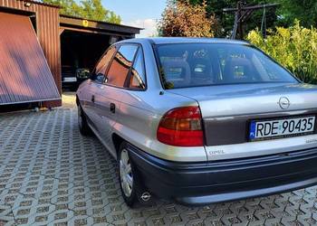 Opel Astra stan kolekcjonerski, niski przebieg