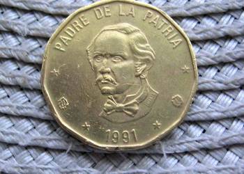 Dominikana 1 Peso 1991r - Napis Duarte na kołnierzu