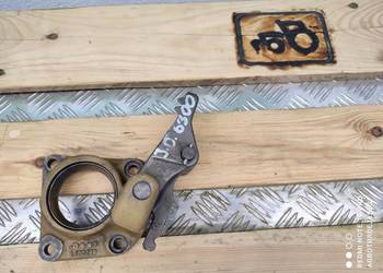 Tuleja obudowy łożyska John Deere 6300 (L100299)