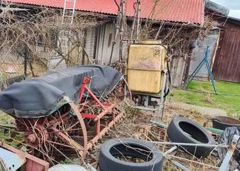 Sadzarka, kopaczka do ziemniaków, siewnik i opryskiwacz.