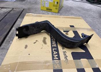 vw golf 4, plastikowa osłona przewodów silnika