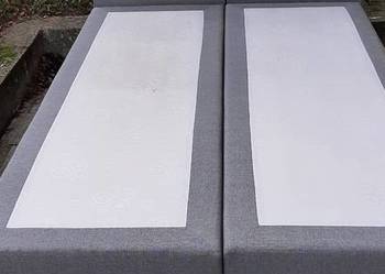 Łóżko kontynentalne z tapicerowanym zagłówkiem