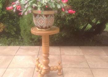 Kwietnik z litego drewna + gratis kwietnik do zawieszenia.