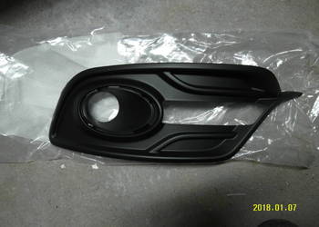 zaślepka zderzaka, osłona halogenu prawa Renault Megan 3 zaślepka zderzaka, osłona halogenu prawa Renault Megan 3