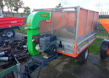 Przyczepa z odkurzaczem do liści Foresteel  FT-1000 Przyczepa z odkurzaczem do liści Foresteel  FT-1000