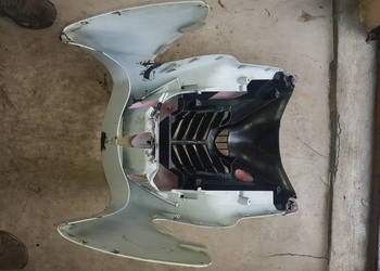 Yamaha Aerox 50 97-12 Podloga Podnozek Plastiki Czasza Trojkaty Klapka