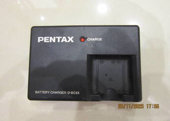 Oryginalna ładowarka Pentax Battery Charger D-BC63