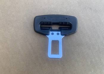 443857737B zapinka pasa Vw passat b6 skoda audi