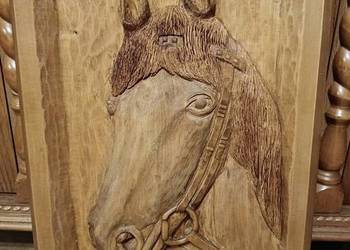 Płaskorzeźba drewniana "Głowa konia"