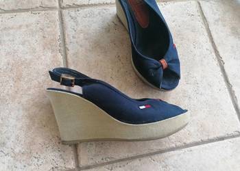 Buty na koturnie Tommy Hilfiger