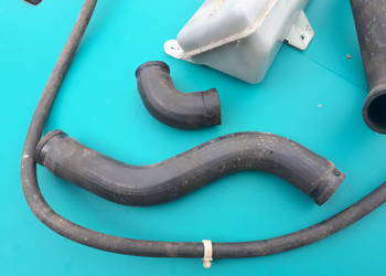 Polonez benz zbiornik płynu + węże chłodzenia Polonez benz zbiornik płynu + węże chłodzenia