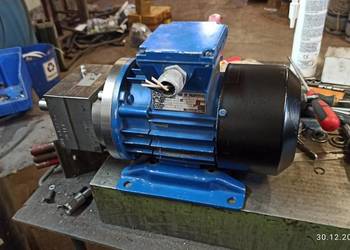 jednostka wiecrcąca z silnikiem  lignum