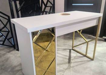 Biurko kosmetyczne manicure z lustrem fazowanym