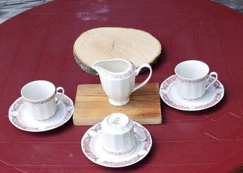 Filiżanki porcelanowe, mlecznik
