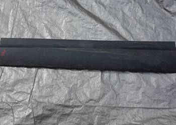 Land Rover Discovery 5 LISTWA DRZWI LEWA