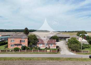 Budynki: produkcyjny i gospodarcze, dom - Mołożów