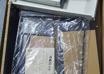 Czarne biurko Ikea Micke