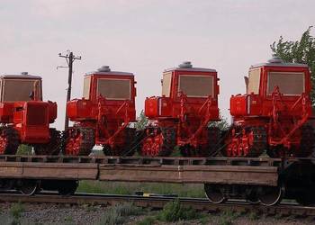 spycharka części  dt75 maska silnik dt 75 kabina det dt75 spych dt spychacz