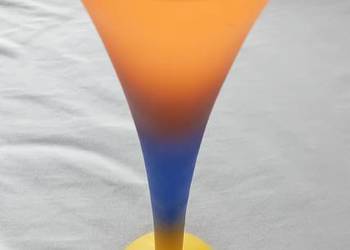 Duży  wielobarwny kieliszek do szampana typu flet, Mintana Glas.