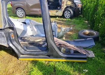 Błotnik próg słupek prawy Kangoo 3.4.. po 2021roku