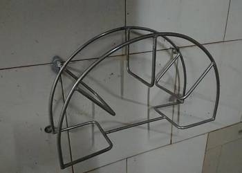 stelaż wiszący ze stali nierdzewnej na wąż stelaż wiszący ze stali nierdzewnej na wąż